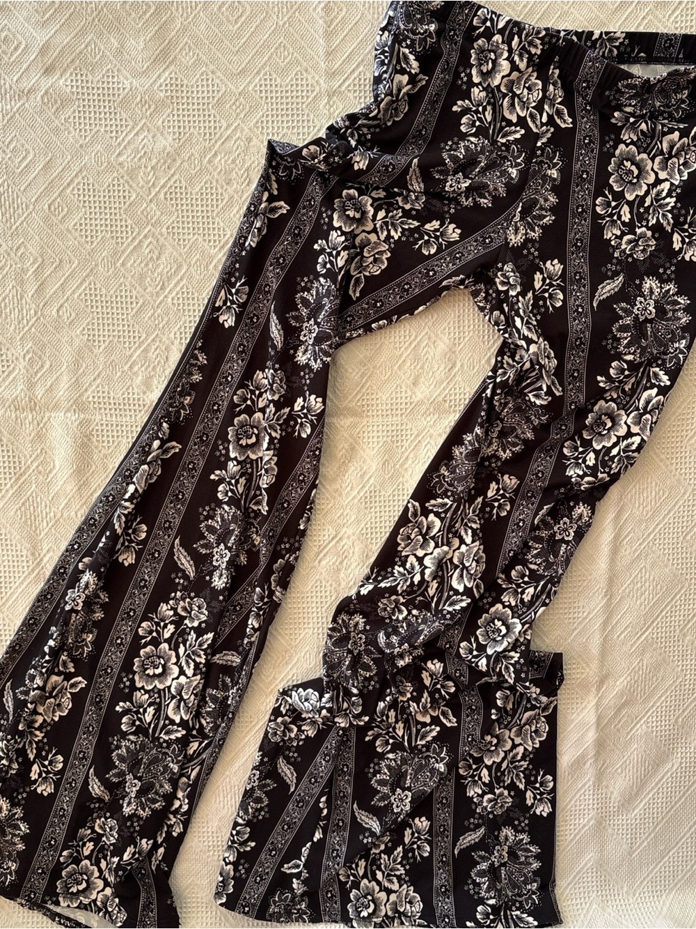 Vintage Havana Black Floral Wide-Leg Pants